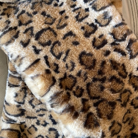 The cashmere project leopard print wrap/scarf — NWT $98 retail - Picture 2 of 10